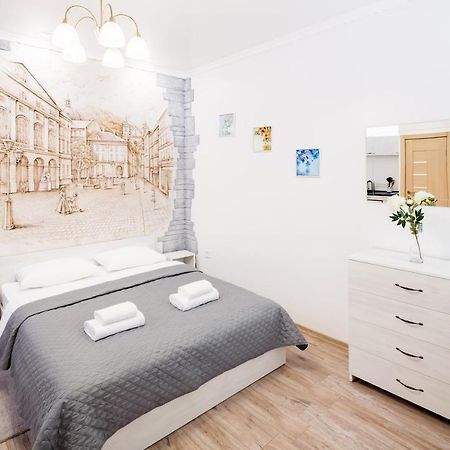 Beautiful Apartments In The Center Lviv Buitenkant foto