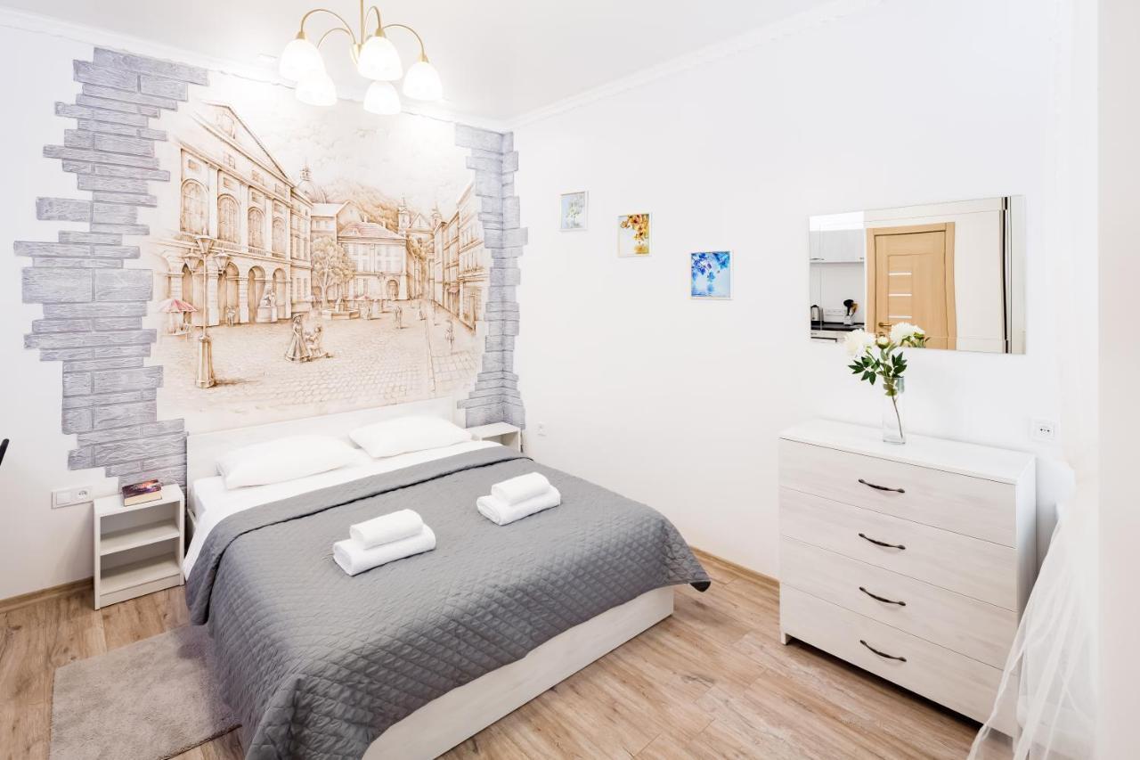 Beautiful Apartments In The Center Lviv Buitenkant foto